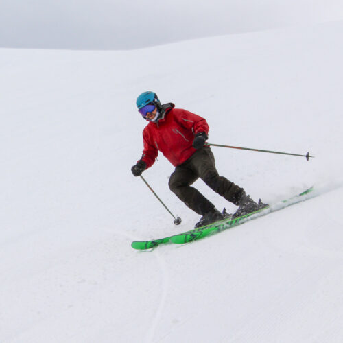 a male skier