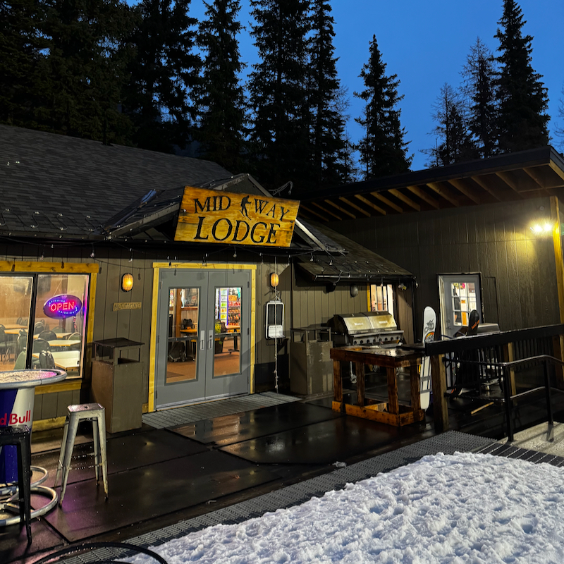 Midway Lodge at Mission ridge at night